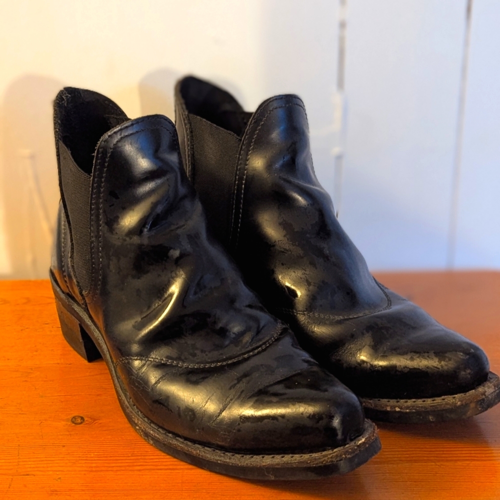 Dayton Boots. Made in Canada. Black. Size 10.5 E
